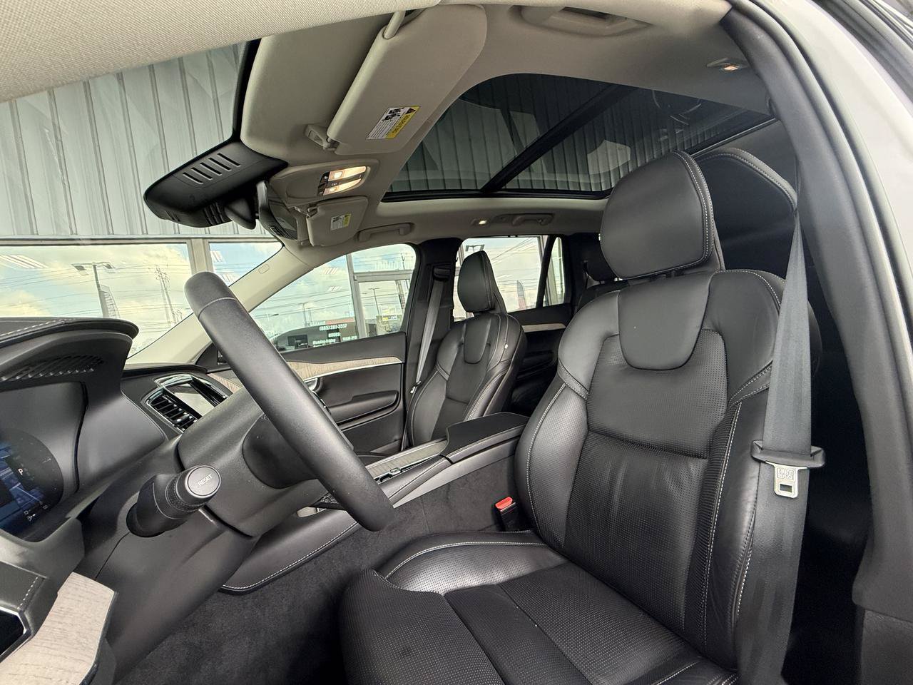 Used 2024 Volvo XC90 T8 Ultimate w/ Protection Package Premier AWD/4WD image 17