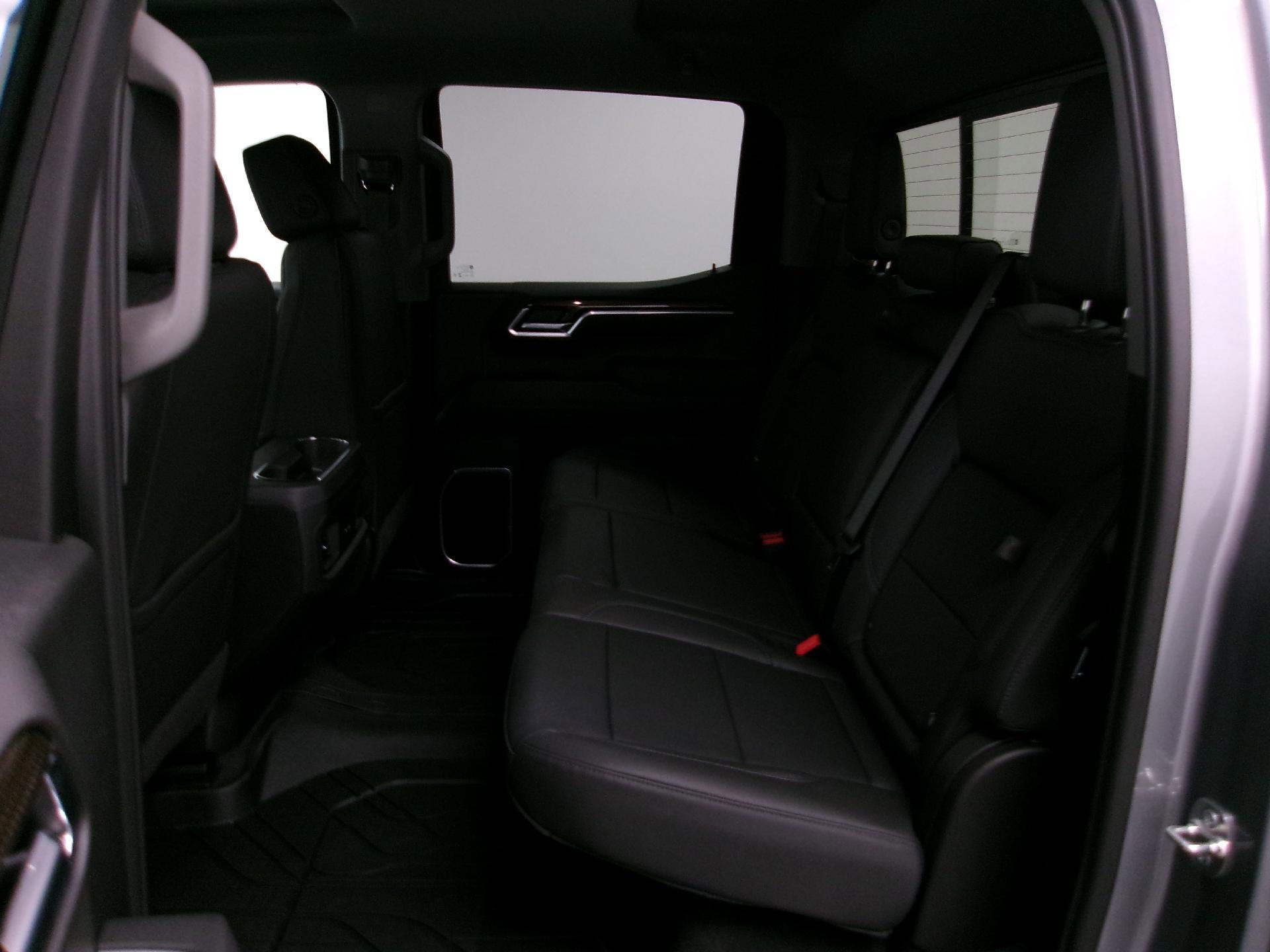 New 2026 Chevrolet Silverado 1500 RST w/ Redline Edition AWD/4WD image 10