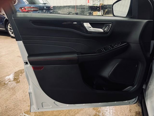 Used 2025 Ford Escape ST-Line w/ Tech Pack #1 image 14