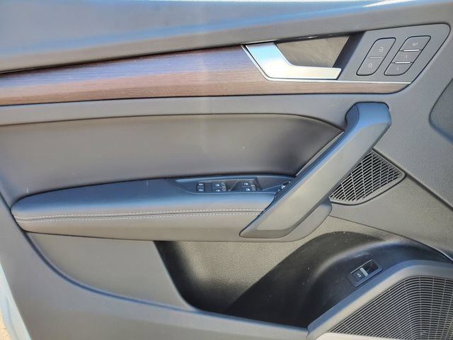 Used 2023 Audi Q5 2.0T Premium Plus w/ Premium Plus Package AWD/4WD image 19