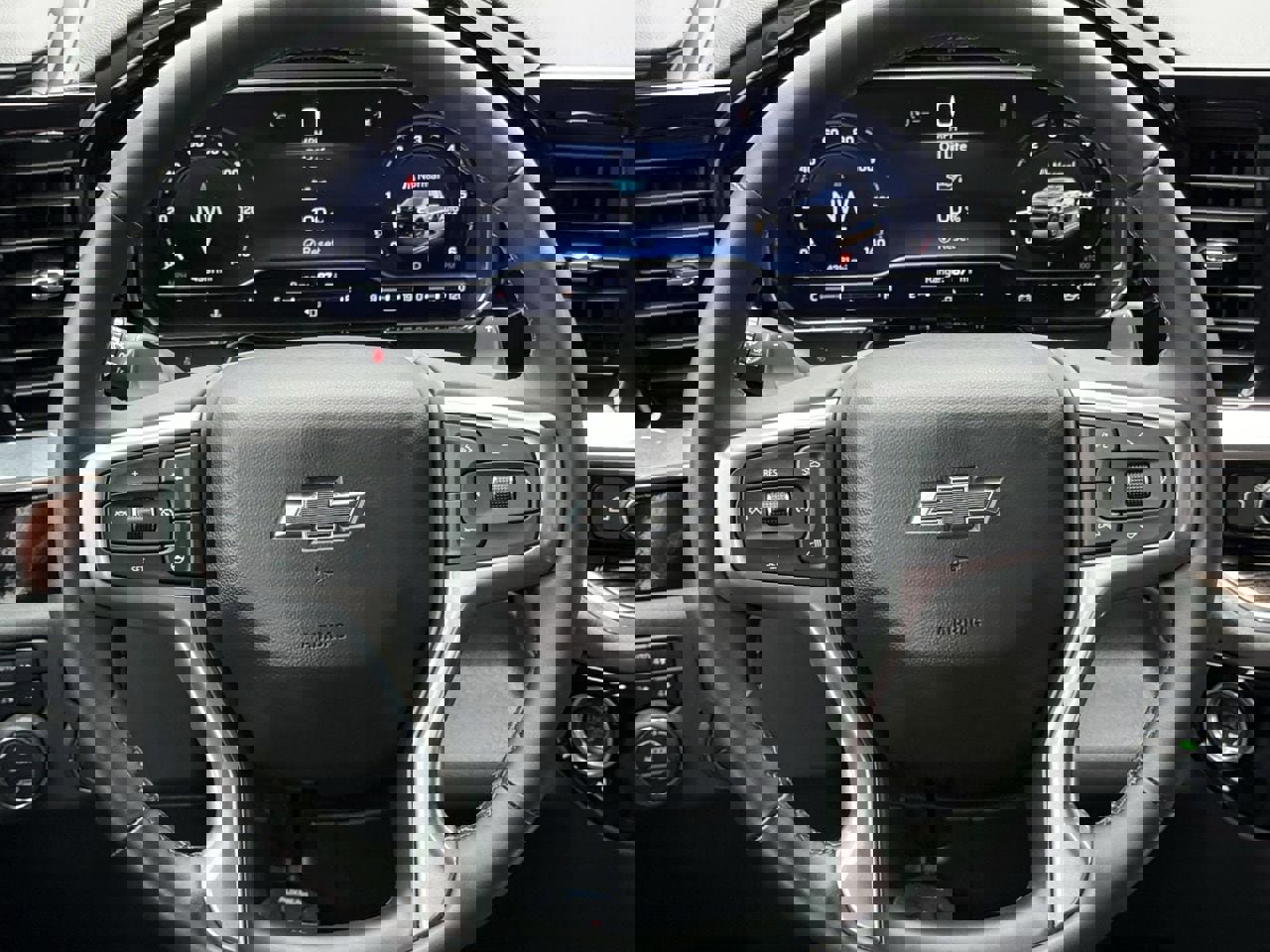 Used 2025 Chevrolet Silverado 1500 LT Trail Boss w/ LT Trail Boss Premium Package image 14