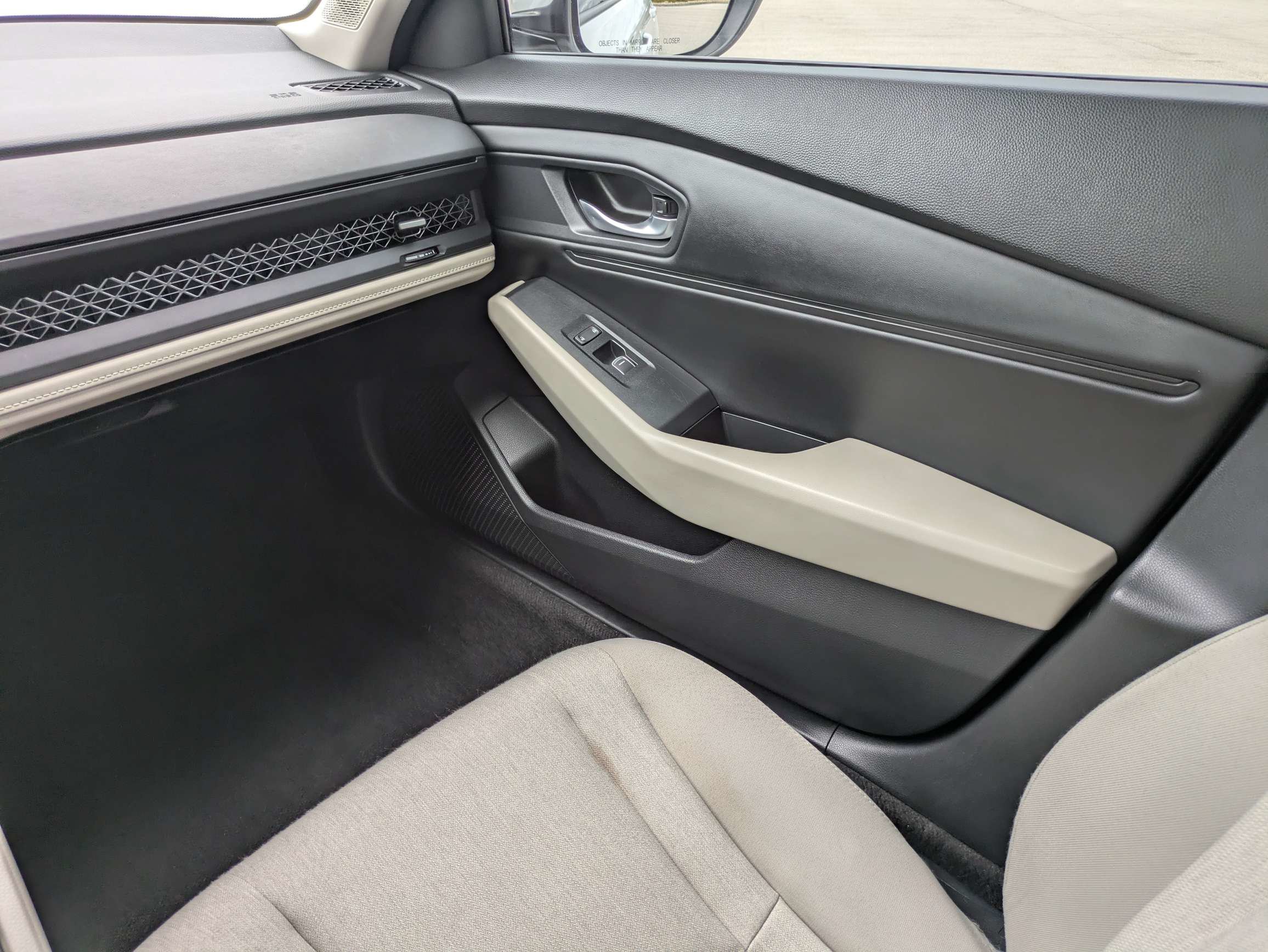 Used 2023 Honda Accord EX image 16