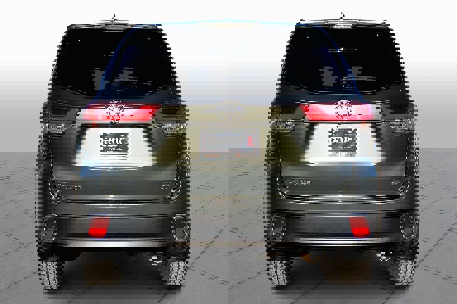 Used 2018 Toyota Highlander XLE image 4