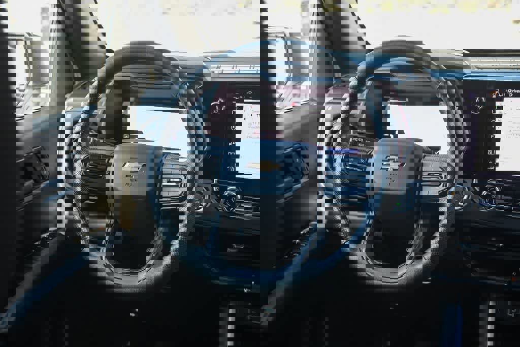 Used 2025 Chevrolet Colorado W/T image 10