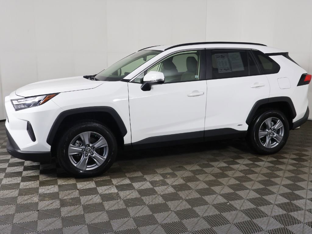 Used 2024 Toyota RAV4 XLE image 15