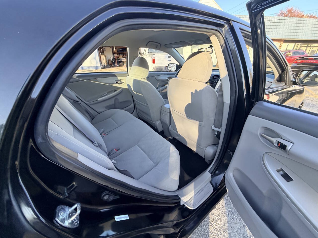 Used 2010 Toyota Corolla LE w/ All Weather Guard Pkg FWD image 22
