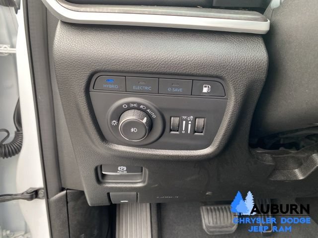 Used 2024 Jeep Grand Cherokee Limited 4xe AWD/4WD image 38