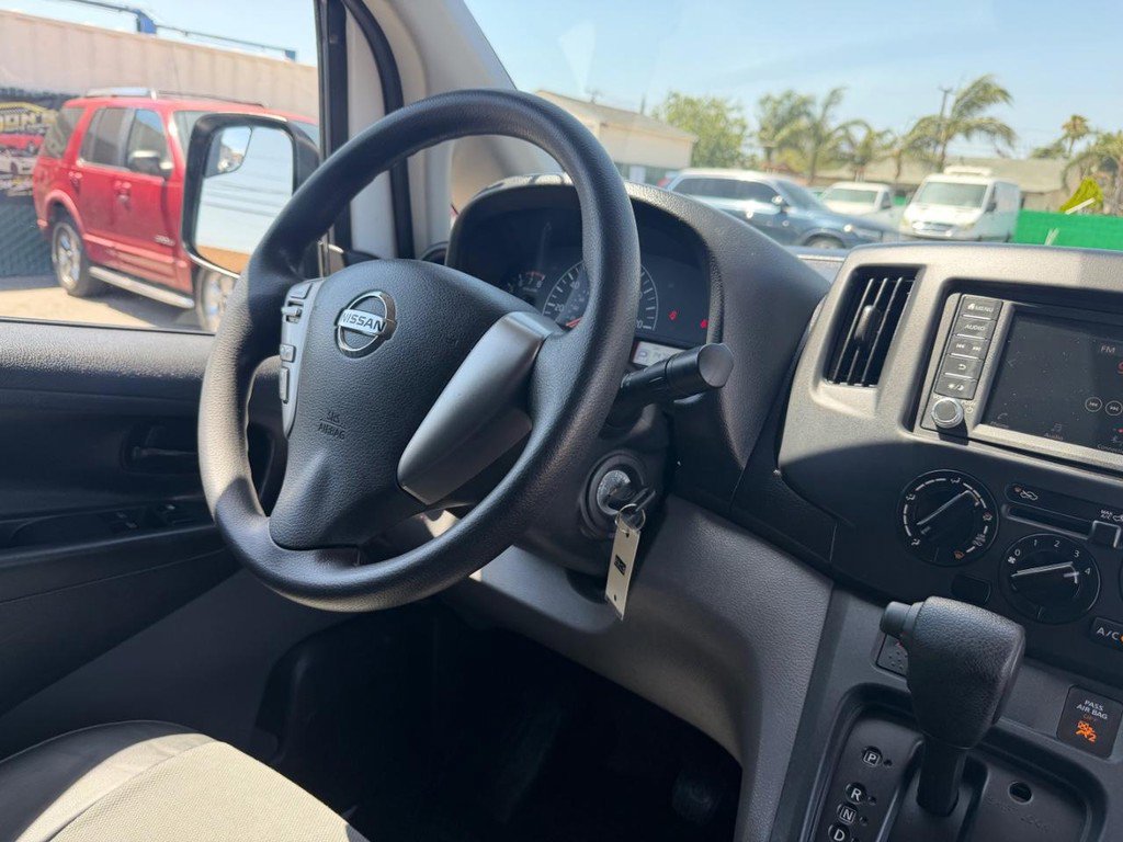 Used 2020 Nissan NV200 S FWD image 32