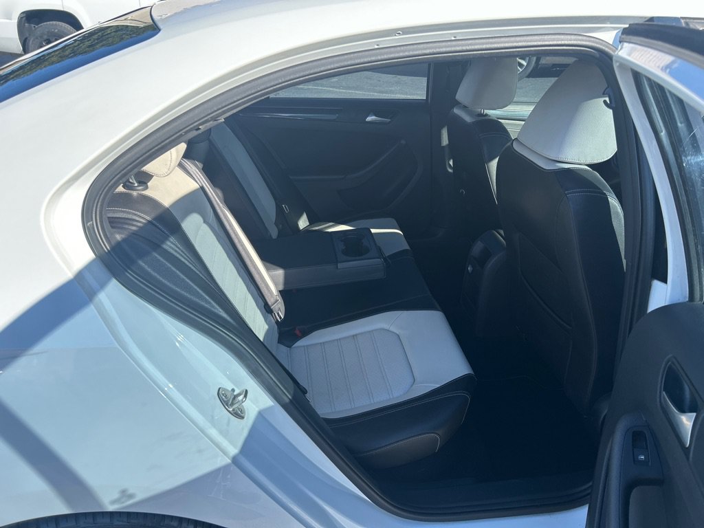 Used 2015 Volkswagen Jetta Sport FWD image 11
