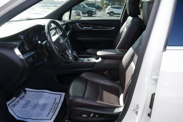 Used 2020 Cadillac XT6 Premium Luxury image 2