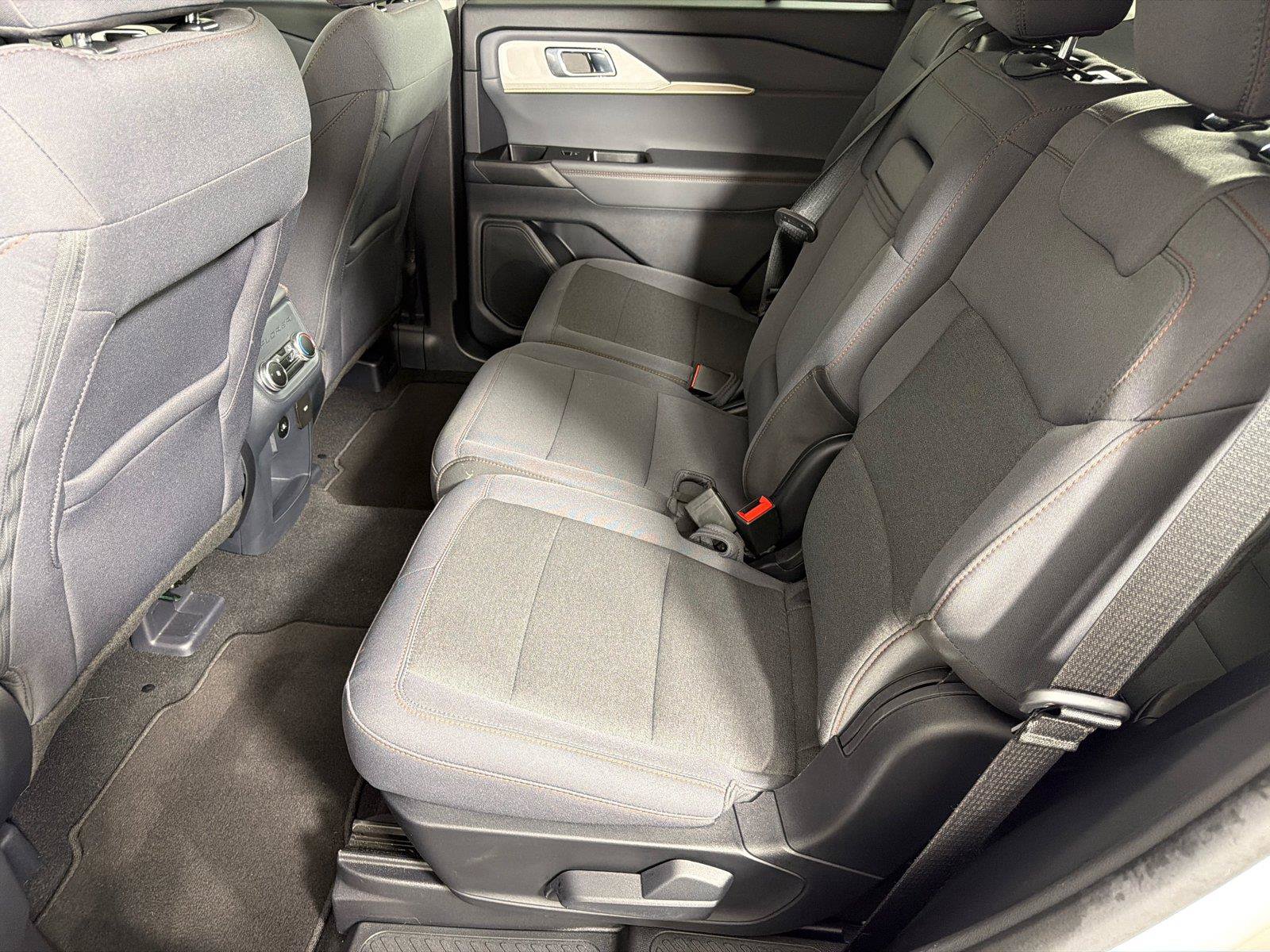 Used 2025 Ford Explorer Active RWD image 20