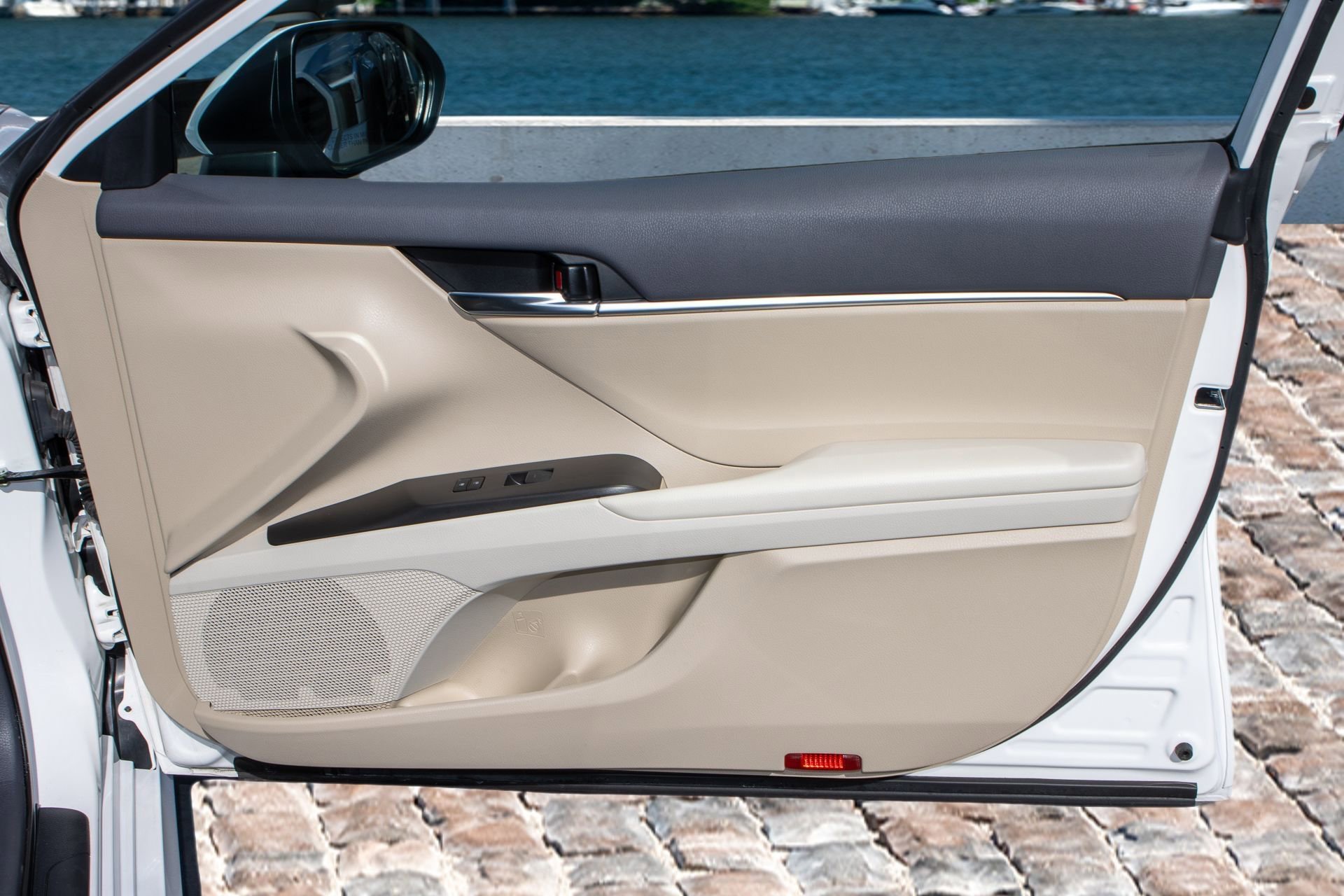 Used 2023 Toyota Camry LE image 12