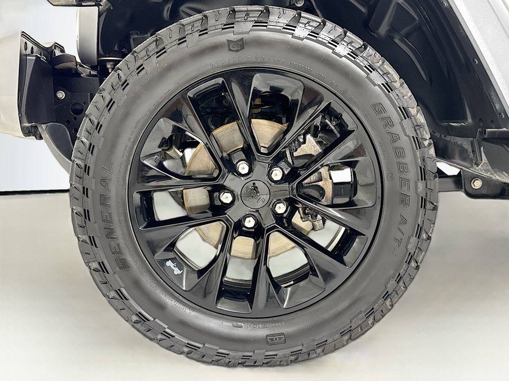 Used 2021 Jeep Wrangler Unlimited Sahara w/ Altitude image 28