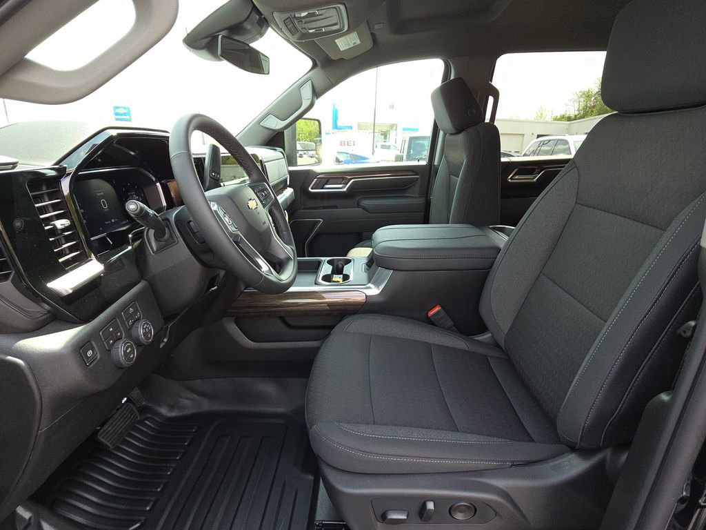 New 2026 Chevrolet Silverado 3500 LT w/ Convenience Package AWD/4WD image 16