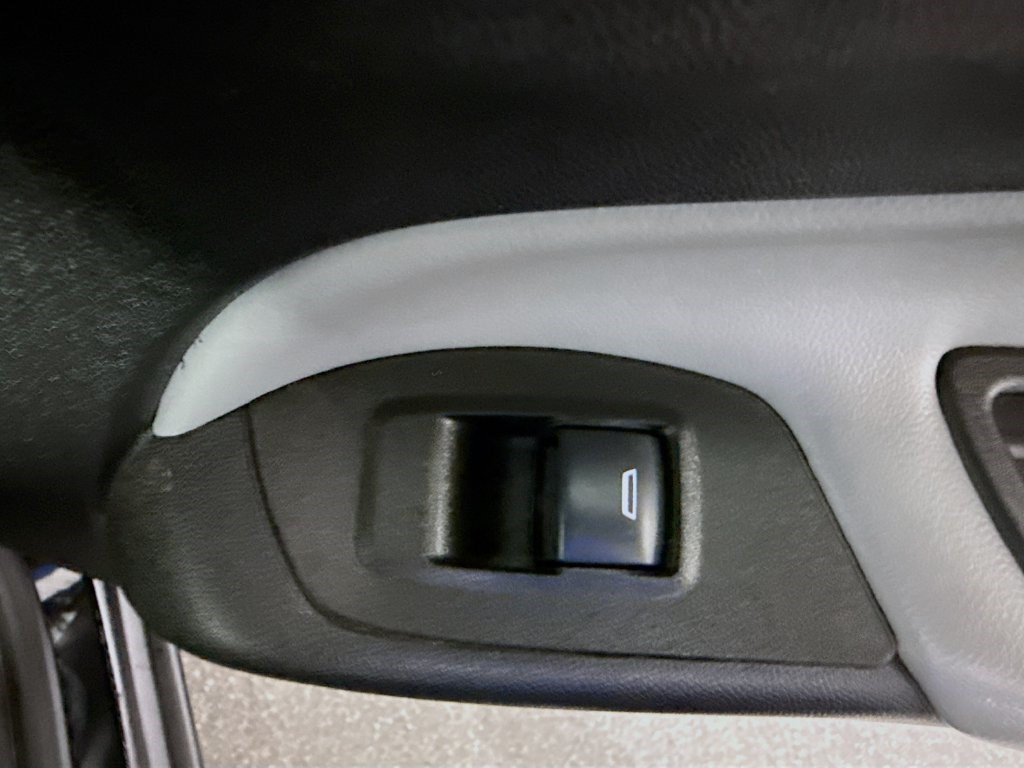 Used 2024 Chevrolet Equinox LS w/ Midnight Edition FWD image 30