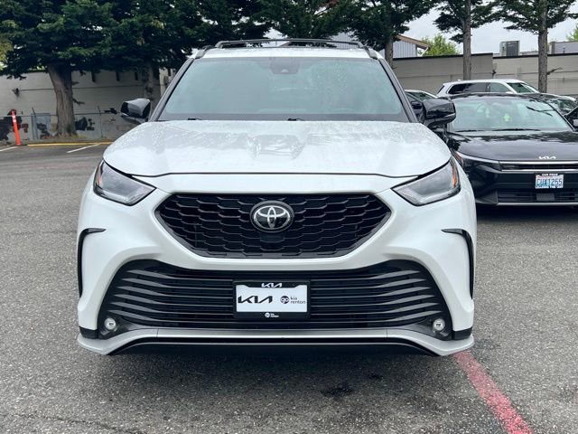 Used 2024 Toyota Highlander XSE AWD/4WD image 4