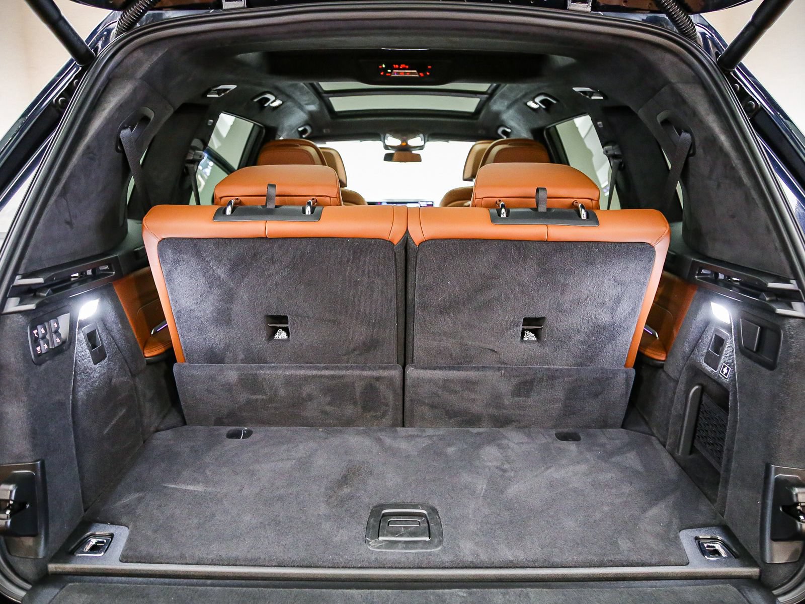Used 2025 BMW X7 M60i AWD/4WD image 28