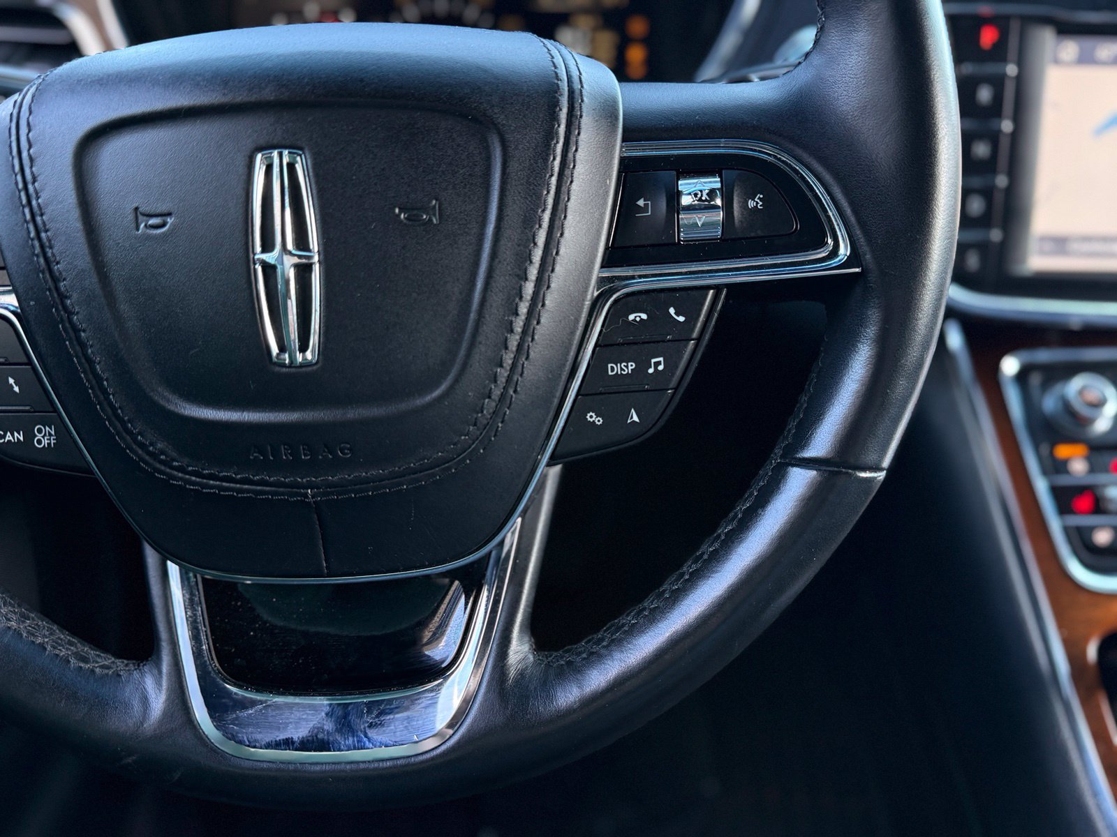 Used 2020 Lincoln Continental AWD w/ Premium Package image 27