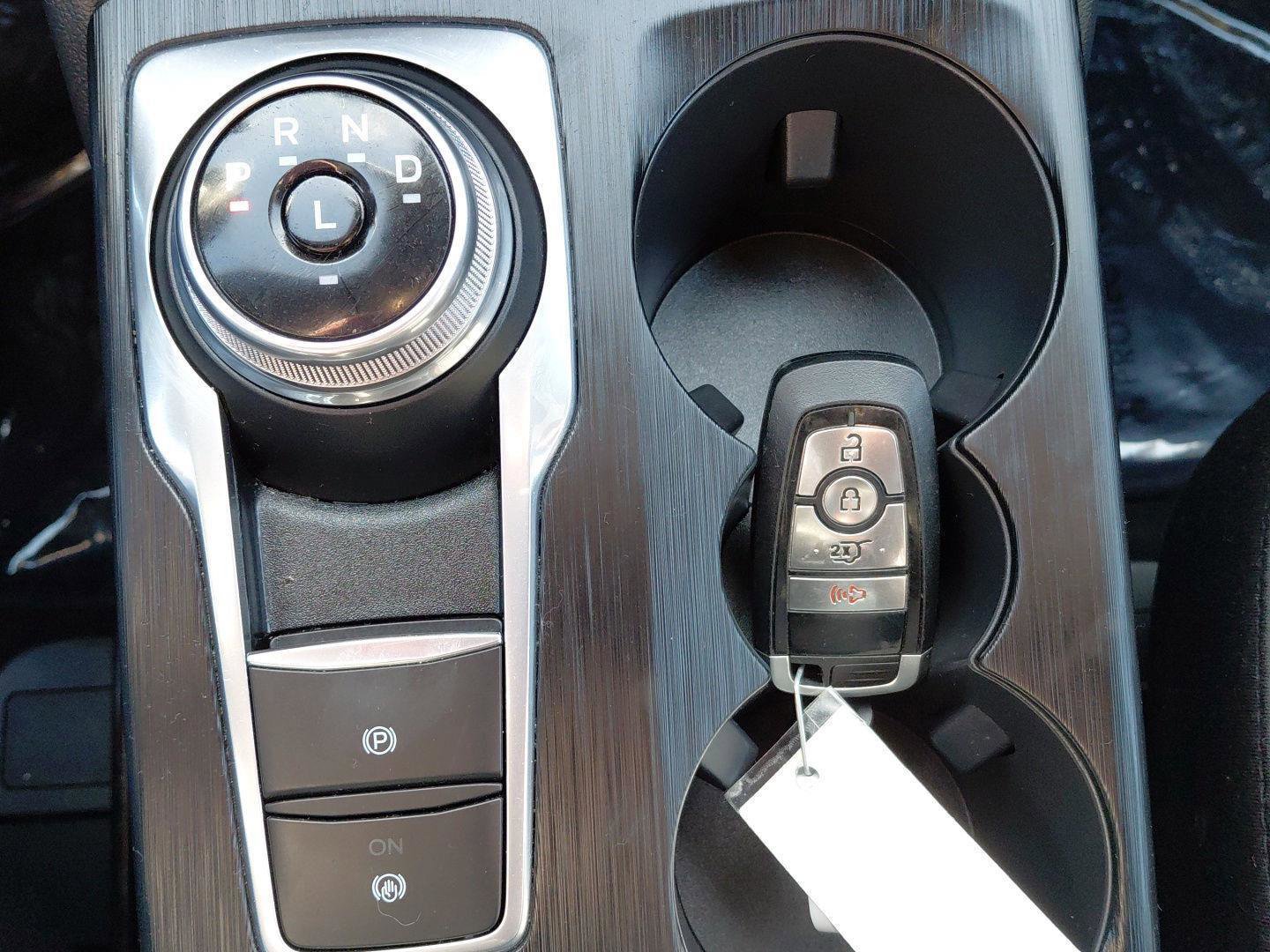 Used 2025 Ford Escape ST-Line image 34