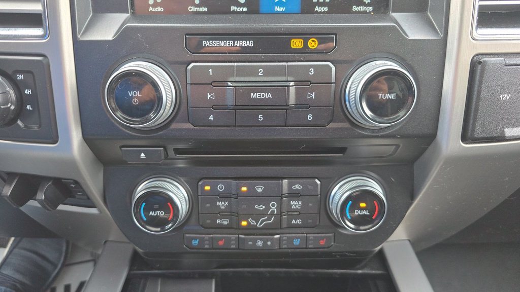 Used 2018 Ford F350 Platinum w/ Platinum Ultimate Package AWD/4WD image 25