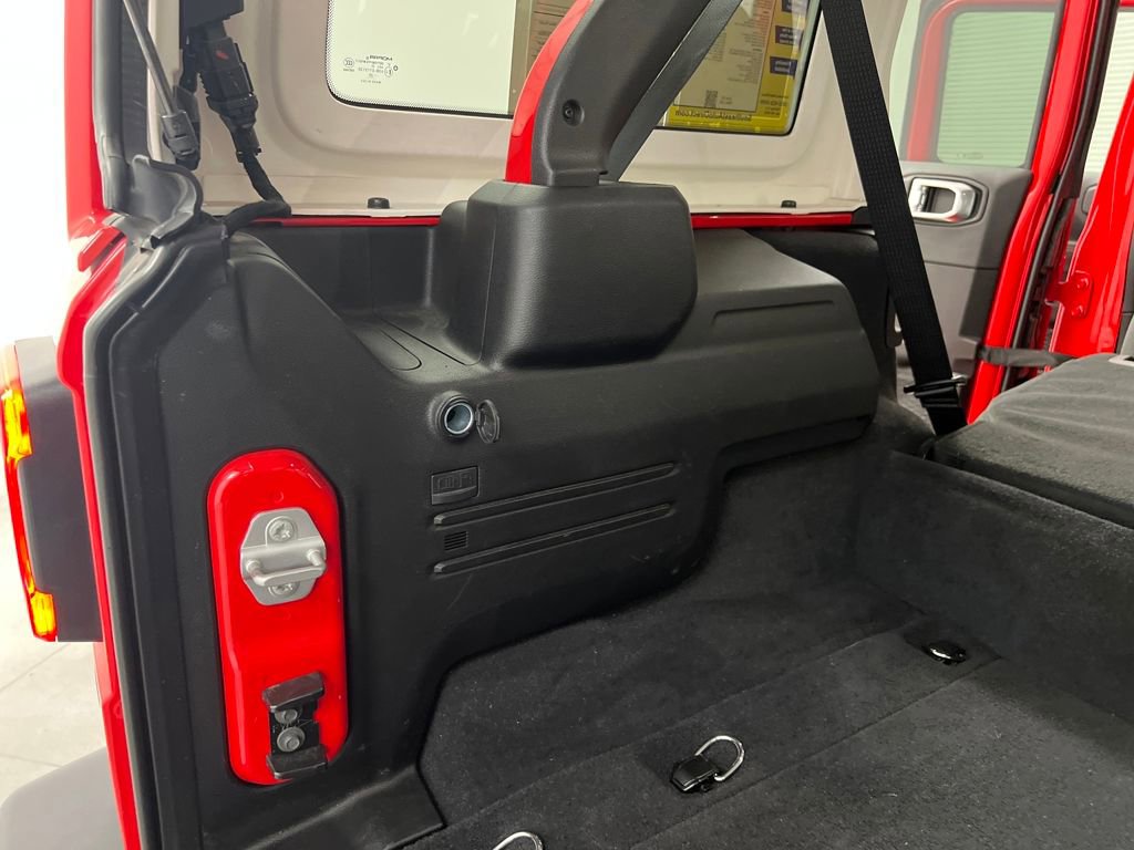 Used 2025 Jeep Wrangler Sahara 4xe image 29