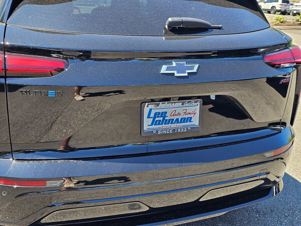 New 2025 Chevrolet Blazer EV RS FWD image 23