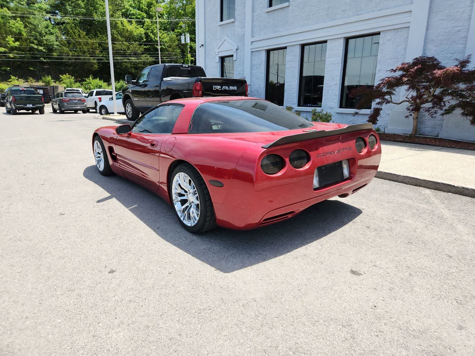 Used 2001 Chevrolet Corvette Coupe w/ Preferred Equipment Group2 RWD image 3