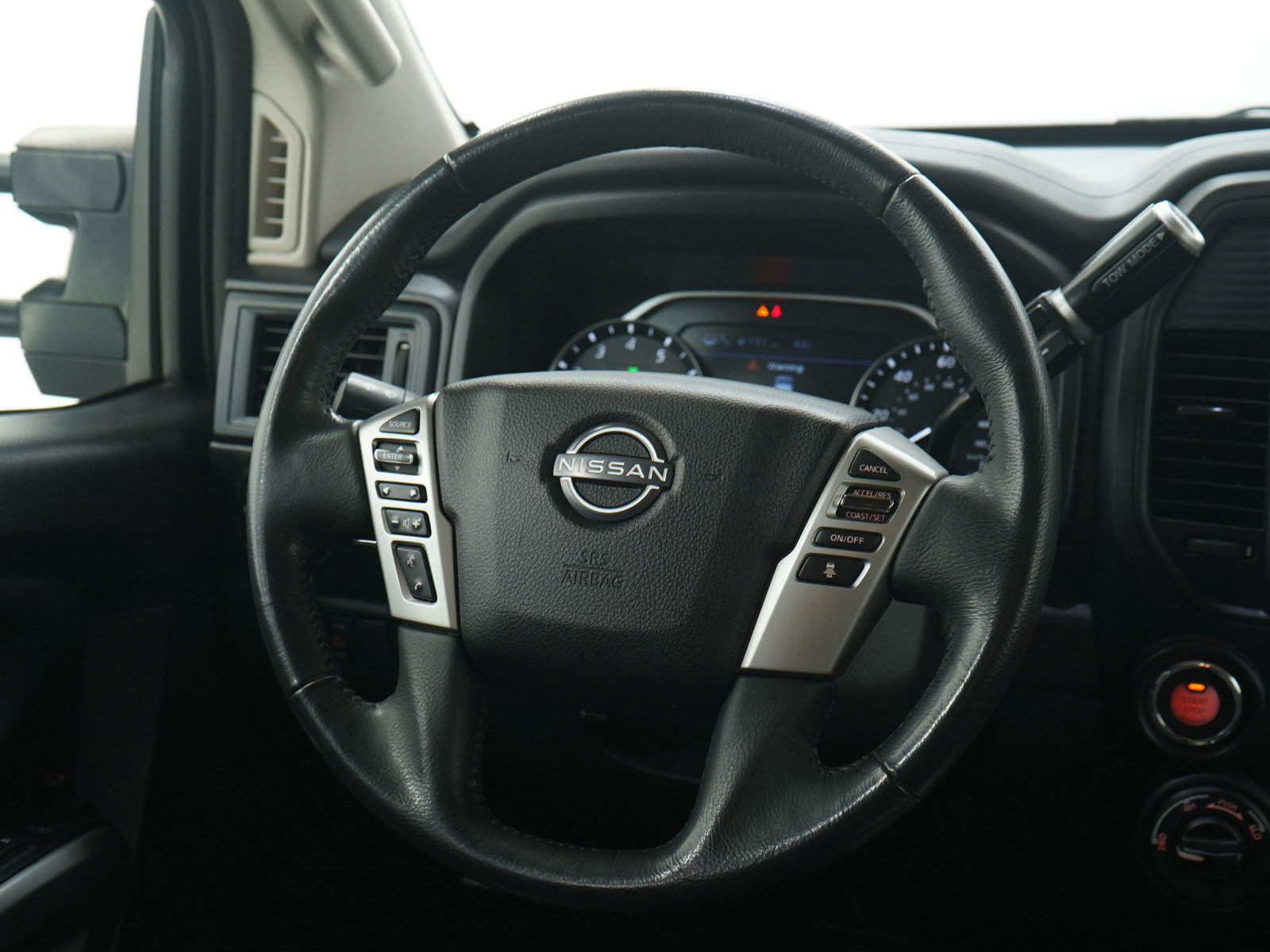 Used 2024 Nissan Titan SV w/ SV Convenience Package image 19