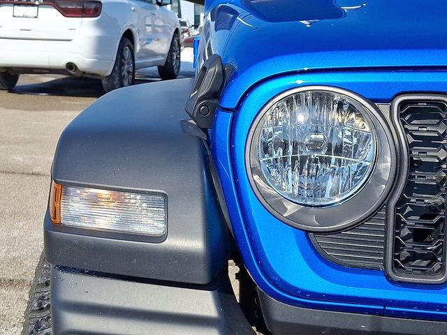 Used 2024 Jeep Wrangler Sport S image 9