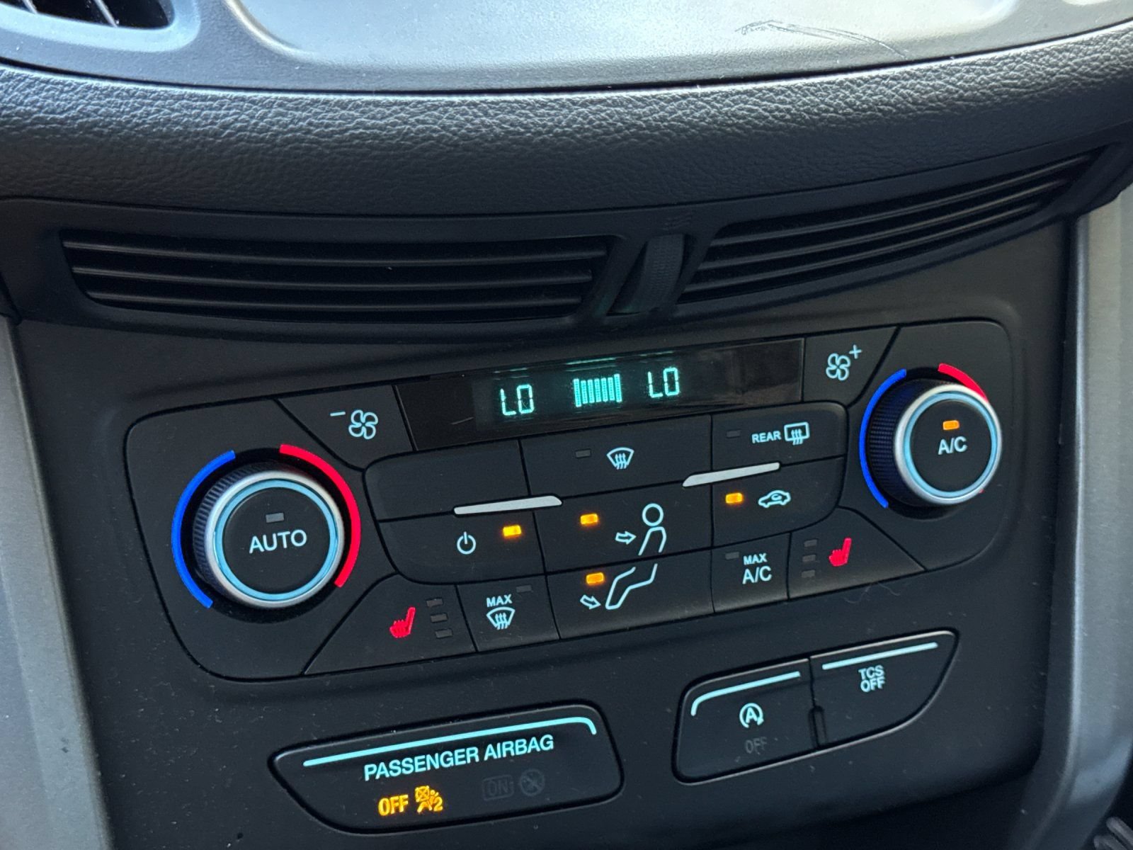 Used 2019 Ford Escape SE FWD image 23