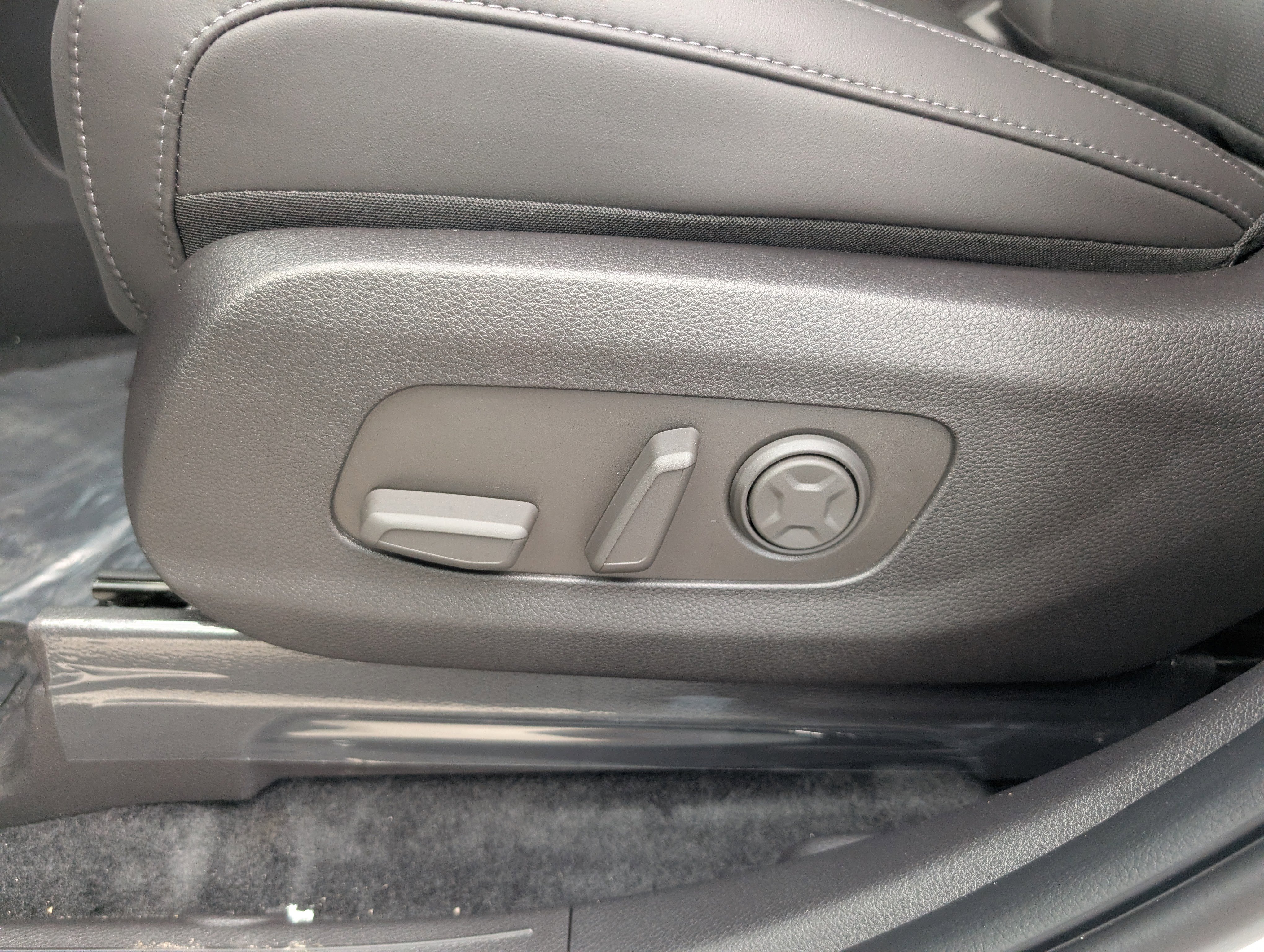 New 2026 Kia Carnival SX image 16