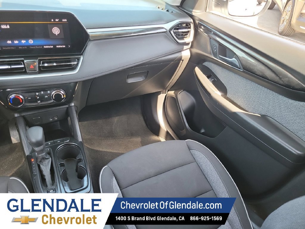 Used 2025 Chevrolet TrailBlazer LT FWD image 24