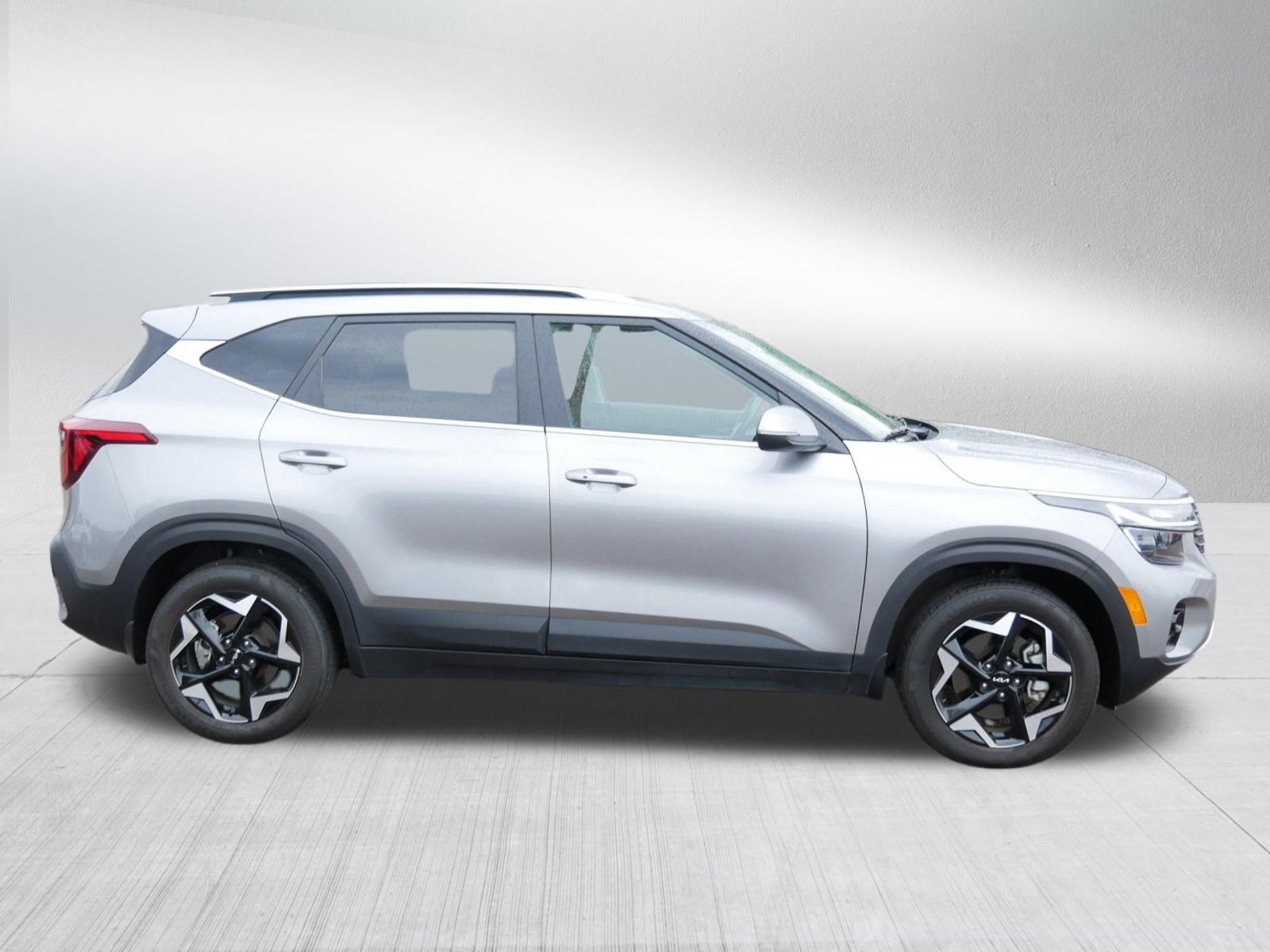 Used 2024 Kia Seltos EX AWD/4WD image 8