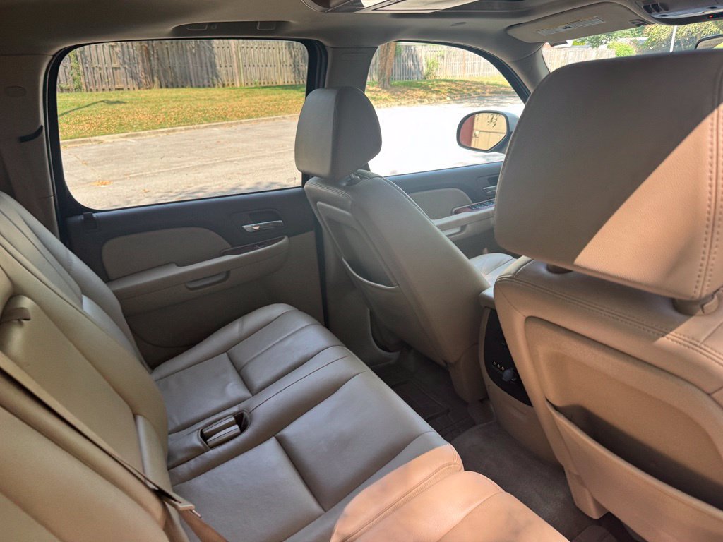 Used 2009 Chevrolet Suburban LT AWD/4WD image 24