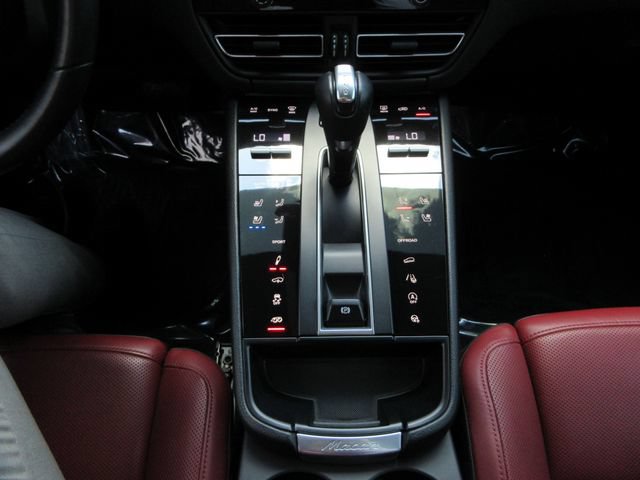 Used 2022 Porsche Macan GTS AWD/4WD image 44