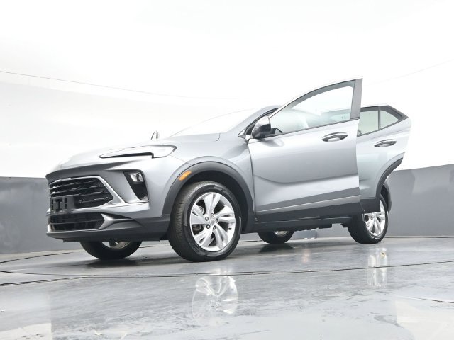 Used 2025 Buick Encore GX Preferred AWD/4WD image 34