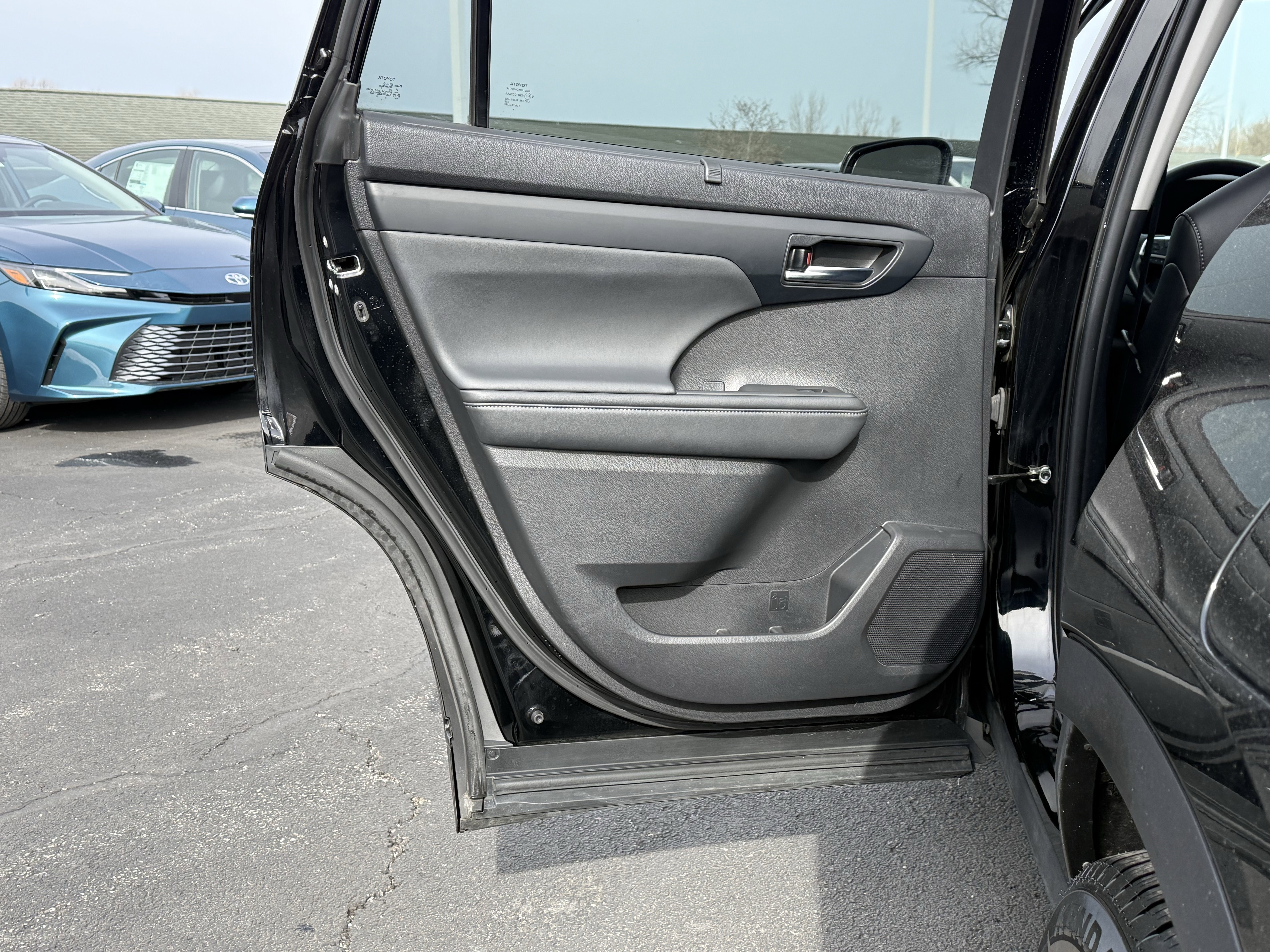 Used 2023 Toyota Highlander XLE image 21