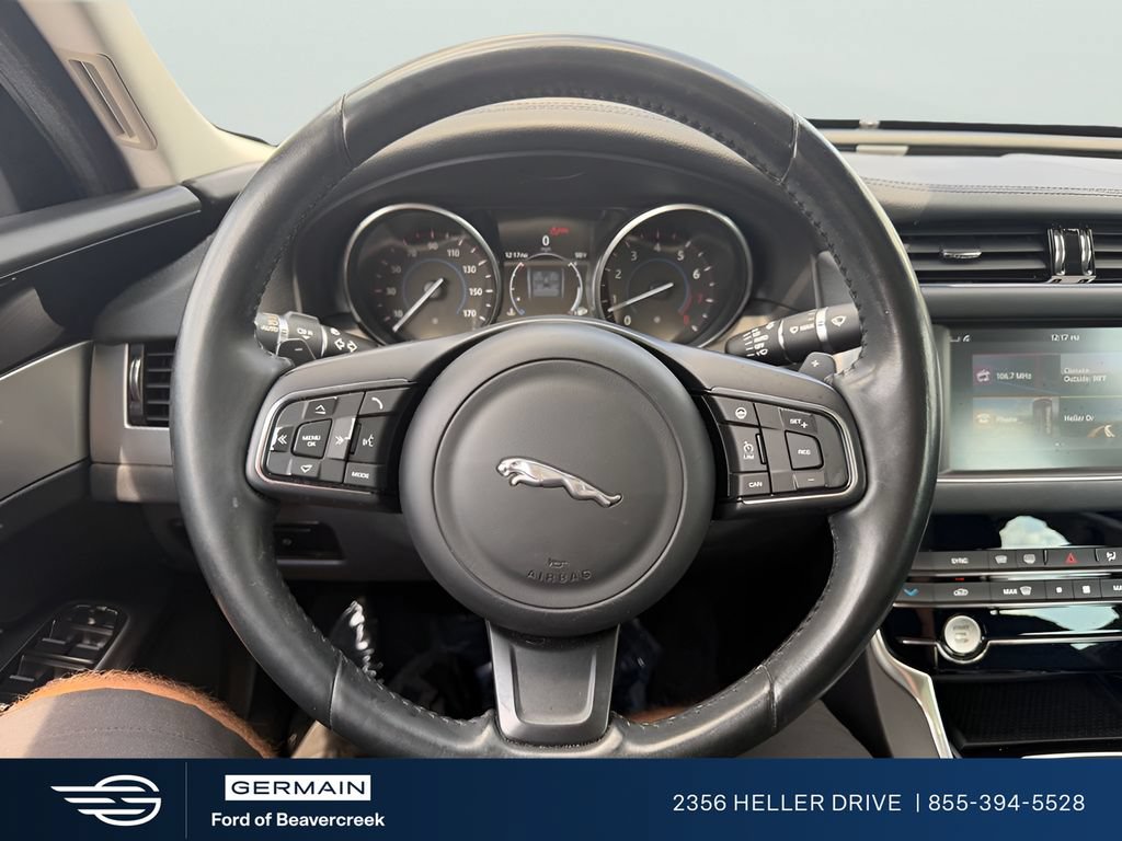 Used 2017 Jaguar XF Premium AWD/4WD image 19