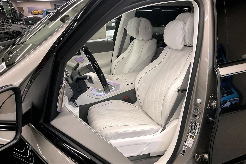 New 2026 Mercedes-Benz Maybach GLS 600 4MATIC image 9