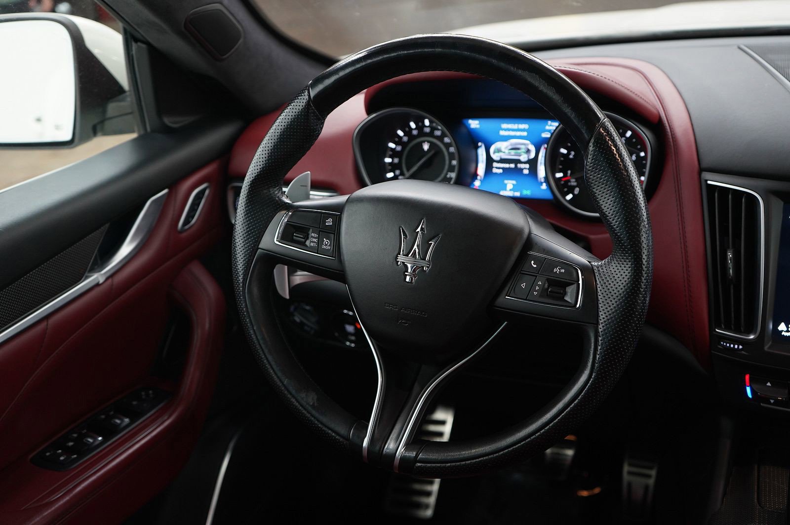 Used 2019 Maserati Levante GTS AWD/4WD image 11