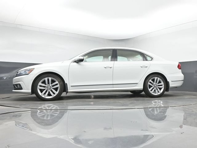 Used 2016 Volkswagen Passat 3.6 SEL Premium FWD image 14