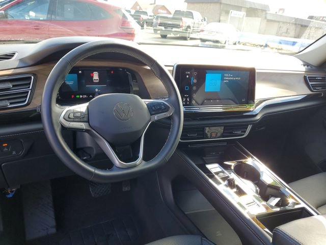 Used 2024 Volkswagen Atlas SE image 16