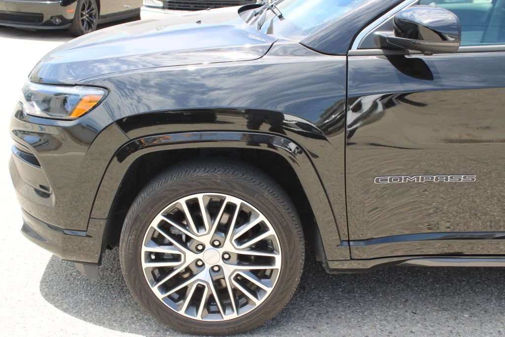 Used 2023 Jeep Compass Limited w/ Elite Group AWD/4WD image 7