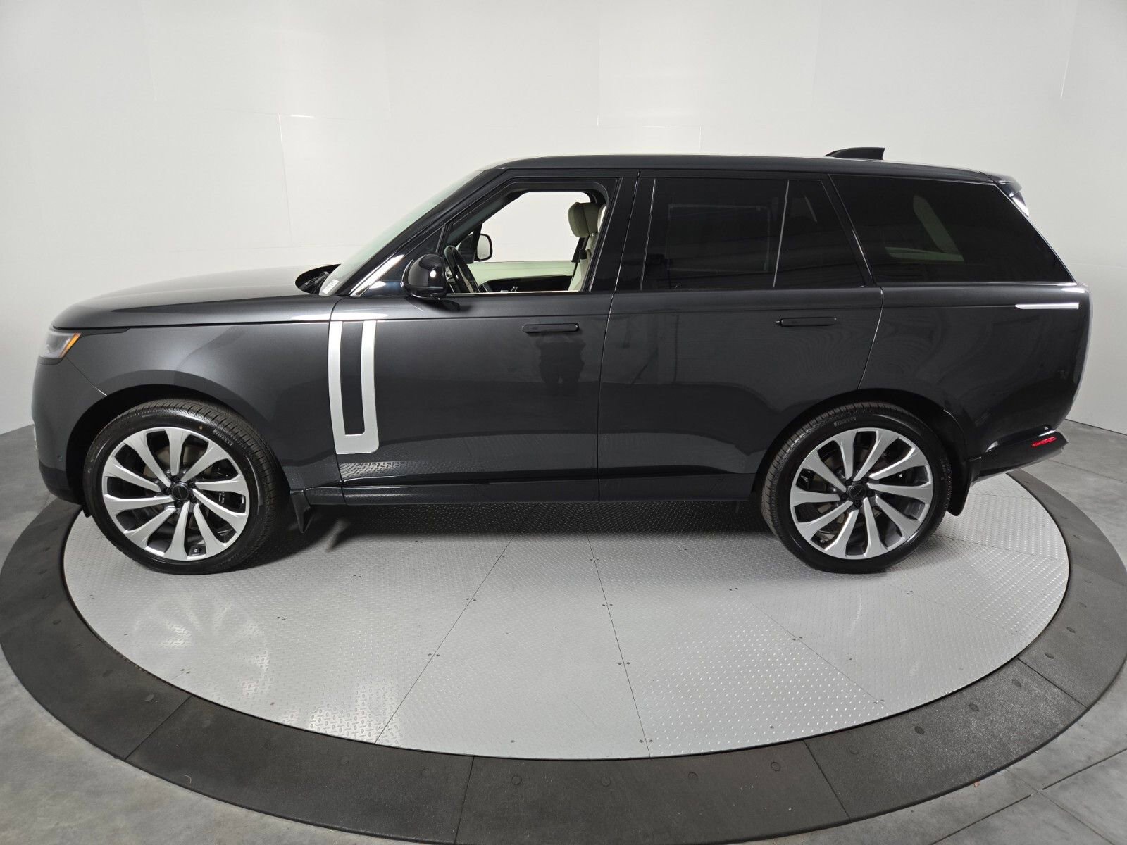 New 2026 Land Rover Range Rover Autobiography AWD/4WD image 35