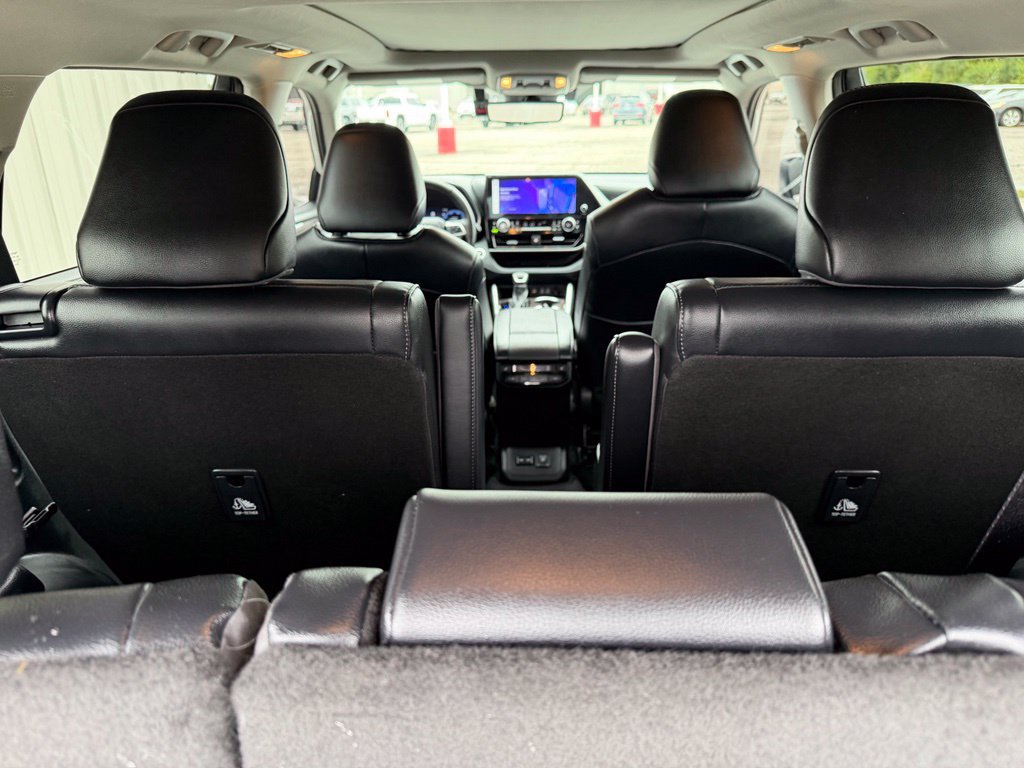 Used 2024 Toyota Highlander Platinum AWD/4WD image 11