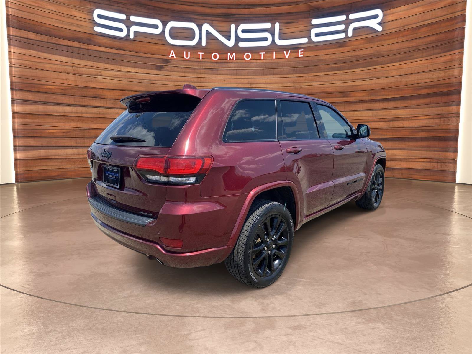 Used 2019 Jeep Grand Cherokee Altitude AWD/4WD image 7