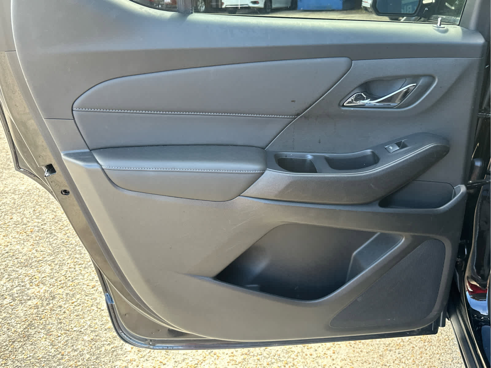 Used 2022 Chevrolet Traverse LT image 44