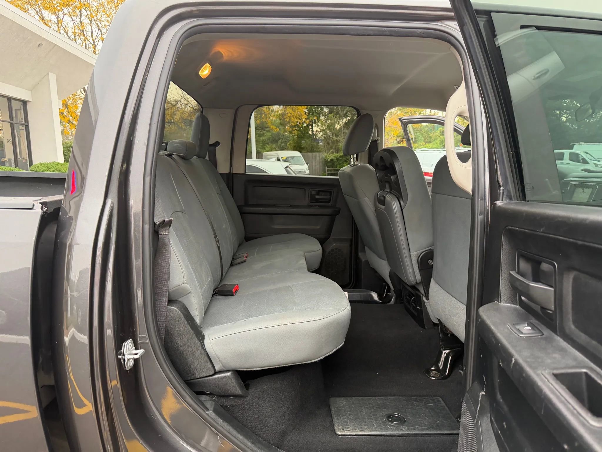 Used 2018 RAM 2500 Tradesman w/ Chrome Appearance Group image 25