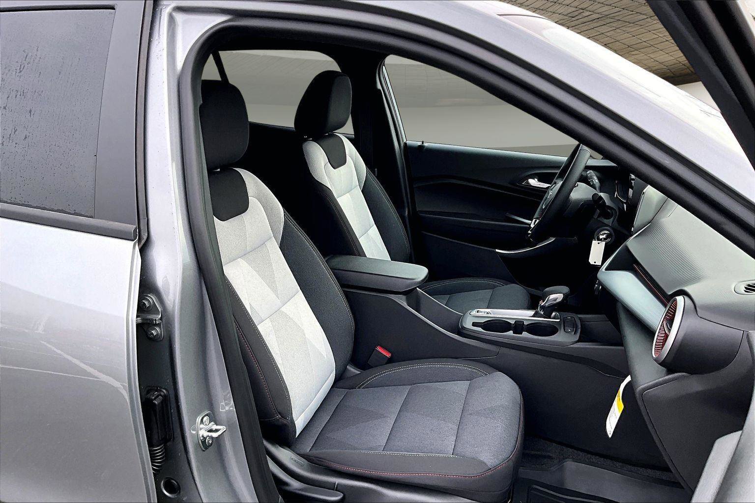 New 2026 Chevrolet Trax RS w/ Driver Confidence Package image 12