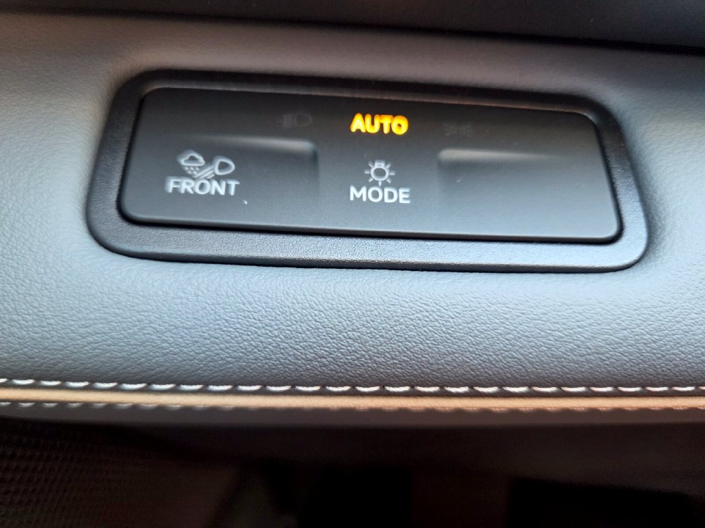 New 2027 Volkswagen Atlas SE FWD image 12